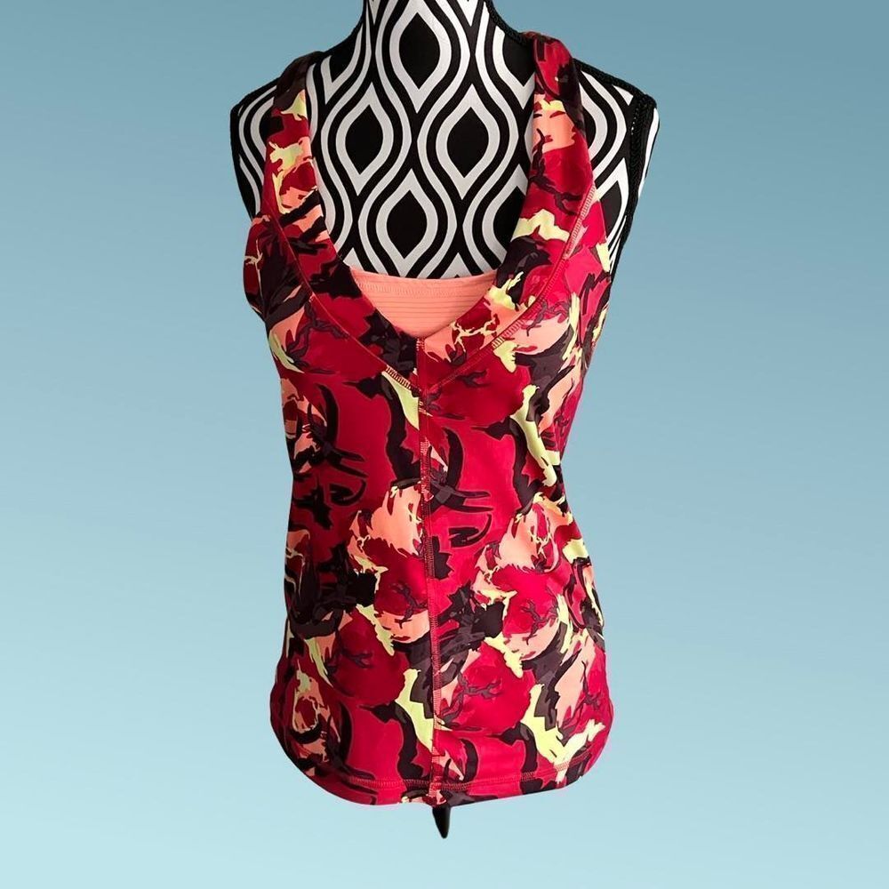 Like🆕 NORTHFACE red active tank, size S